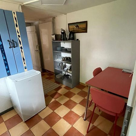 Appartement 1 Piece Entresol 30 M2 Proche Du Centre Et Bain Thermal Ивердон ле Бен Екстериор снимка