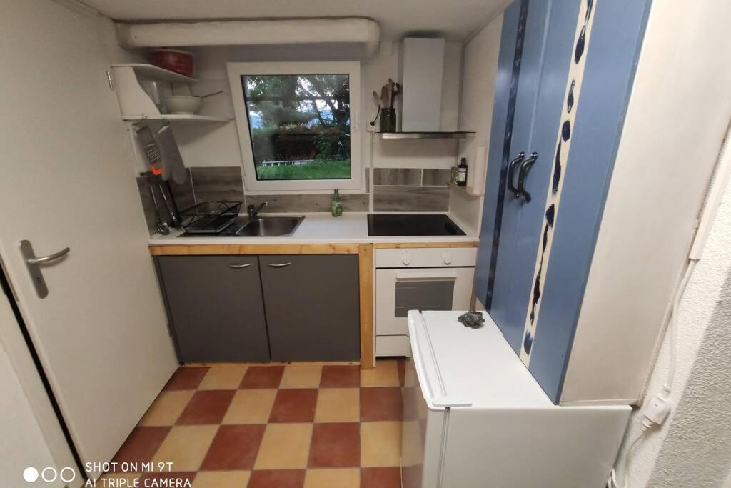 Appartement 1 Piece Entresol 30 M2 Proche Du Centre Et Bain Thermal Ивердон ле Бен Екстериор снимка